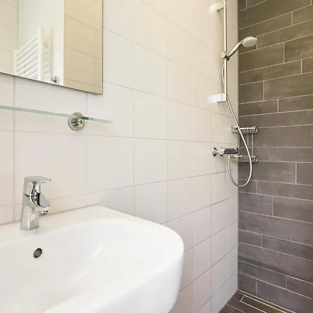 Relax & Unwind In Дом отдыха *